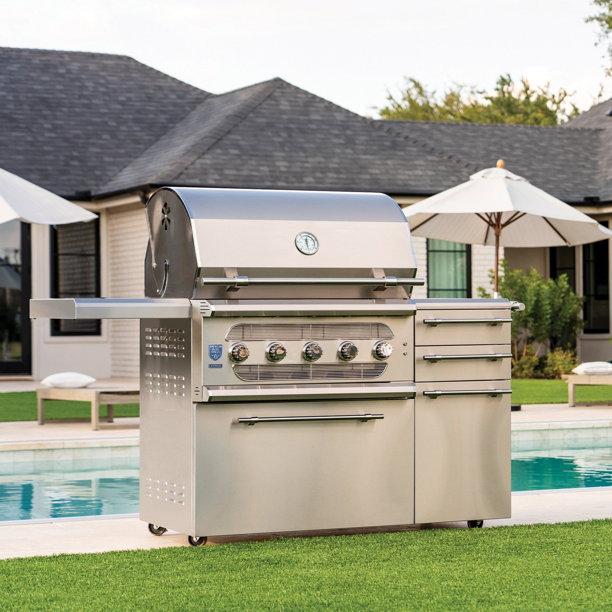 American Made Grills Freestanding Muscle 36-Inch Hybrid Gas / Charcoal / Wood Grill