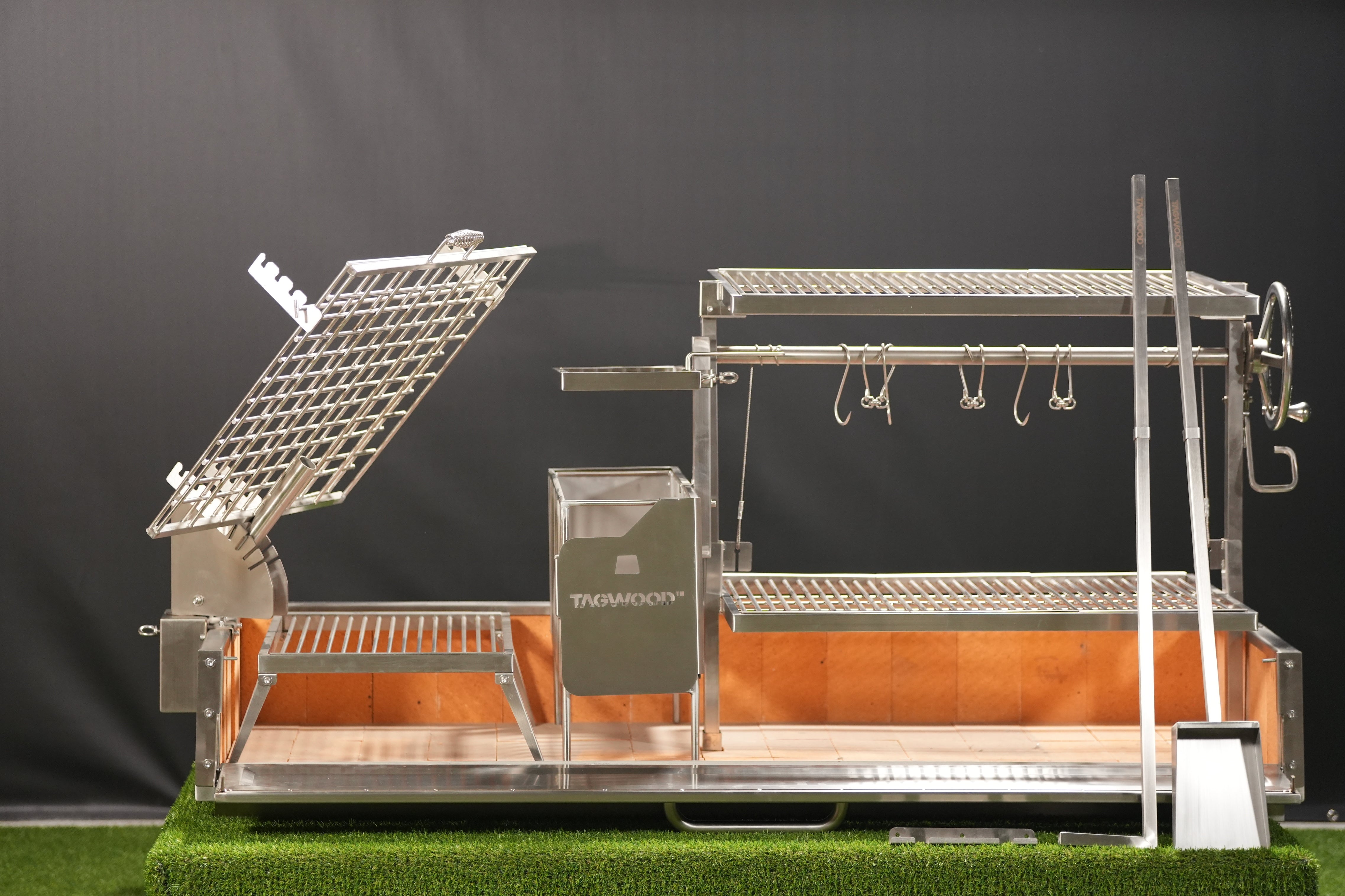 Tagwood BBQ28SS XL Built-In Santa Maria Argentine Grill – 304 Stainless Steel