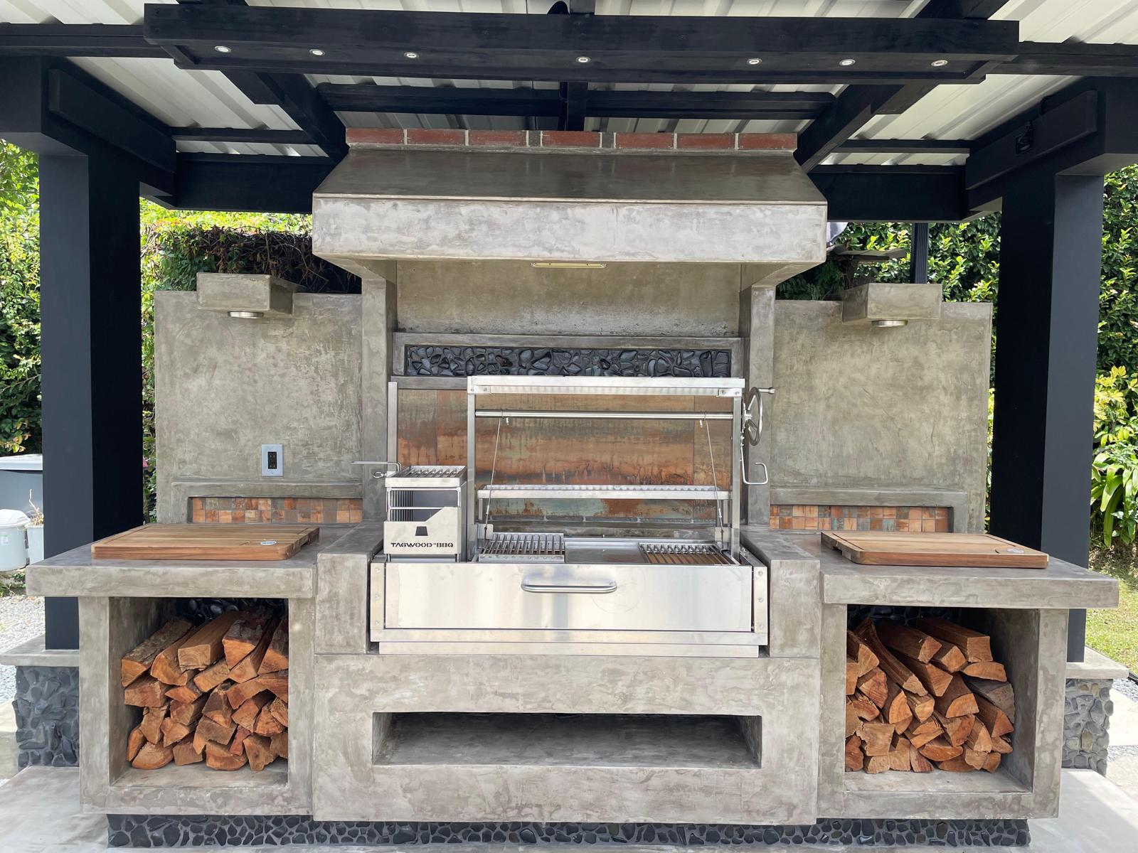 Tagwood BBQ05SS Built-In Santa Maria Argentine Grill